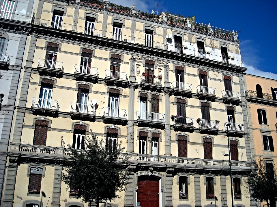 Mansion end 19th century at Viale Gramsci in Naples (24097884253)