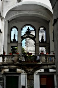 Mansion's court-yard 18th century in Naples (34631961725)