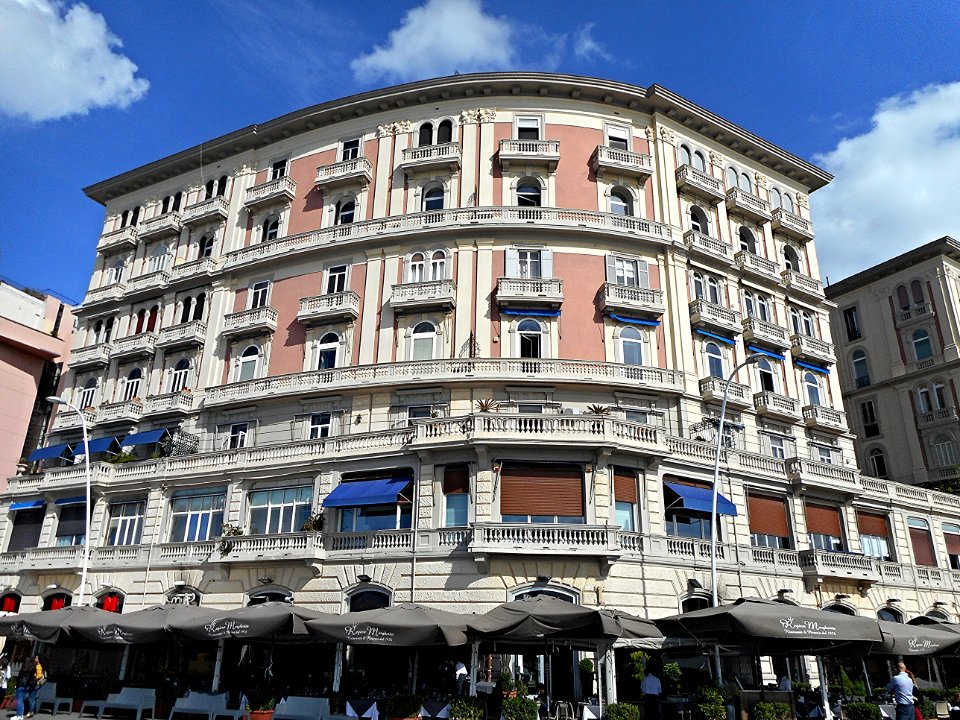 Mansions (end 19th century) at sea front of Via Partenope in Naples (30449821355)