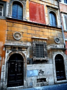 Mansion 16th century at Via S. Eligio in Rome (30026888476)