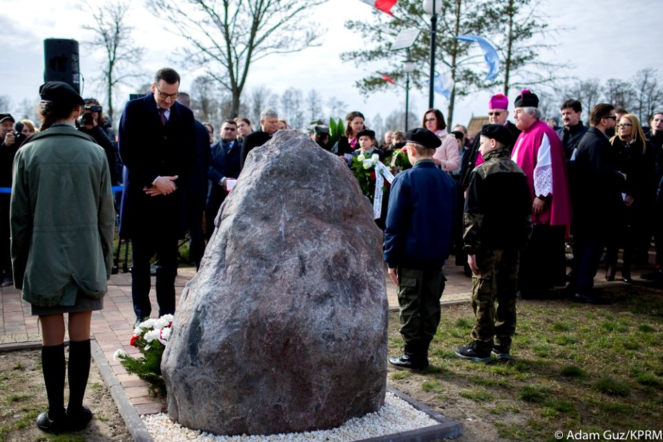 Mateusz Morawiecki Obchody Narodowego Dnia Pamięci Polaków ratujących Żydów w Sadownem