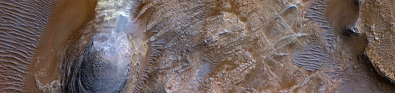 Mars - Layered Knobs in Nereidum Montes (51094738151)