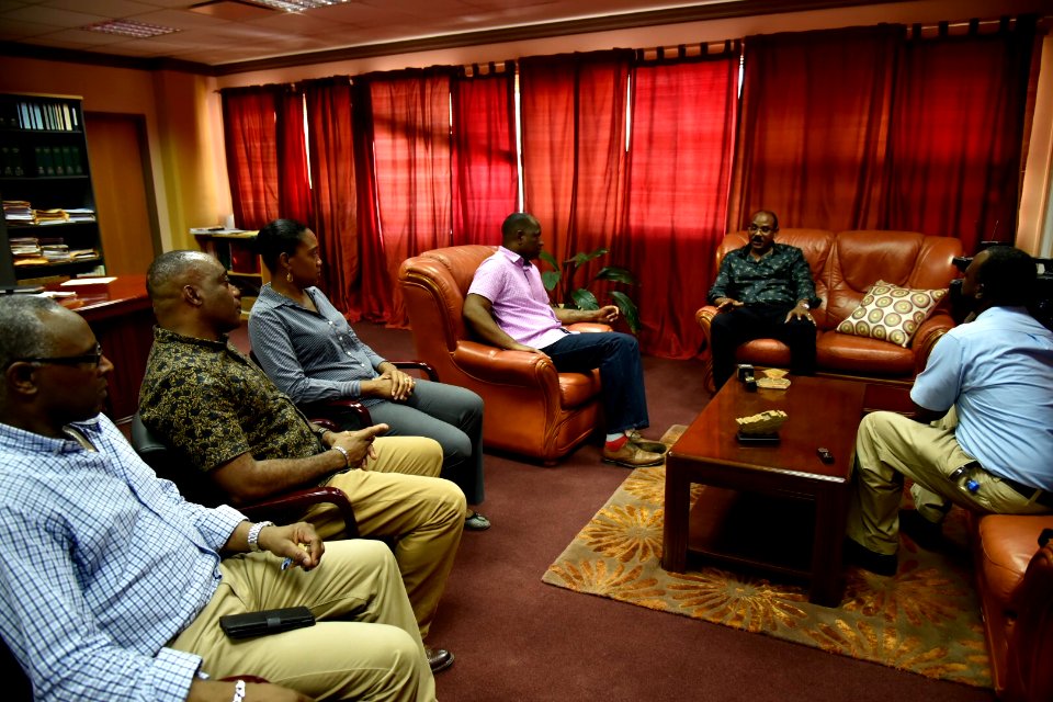 Meeting with PM Gaston Browne (36724878704)