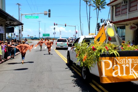 Merrie Monarch Parade April 22, 2017 (34358307173)