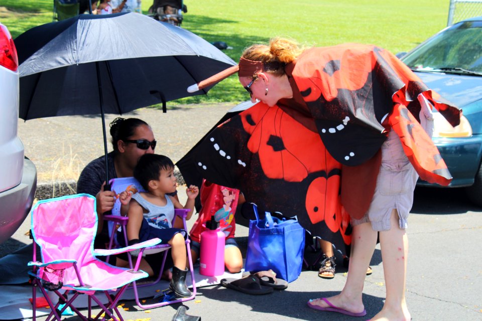 Merrie Monarch Parade April 22, 2017 (35002867892)