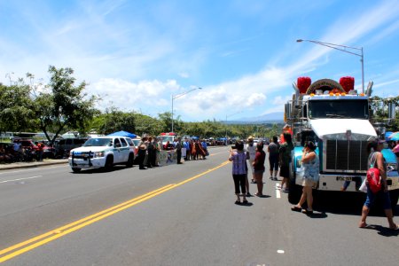 Merrie Monarch Parade April 22, 2017 (35127898956)