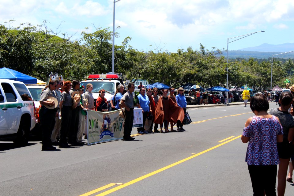 Merrie Monarch Parade April 22, 2017 (34781460530)