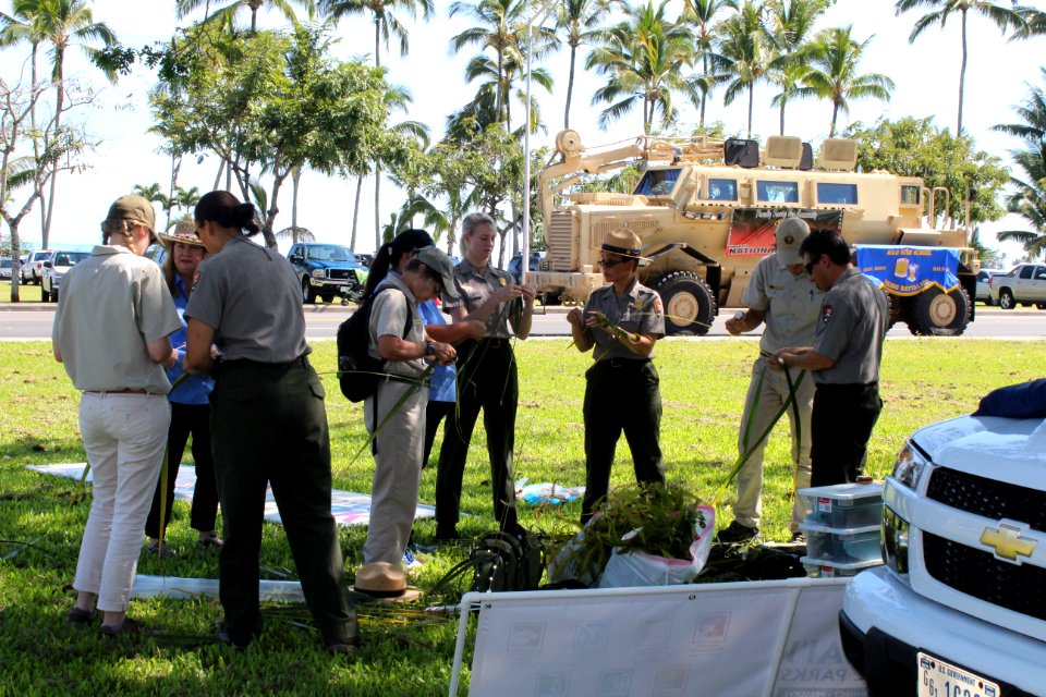 Merrie Monarch Parade April 22, 2017 (35002901012)