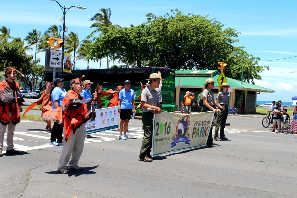 Merrie Monarch Parade April 22, 2017 (35127910646)