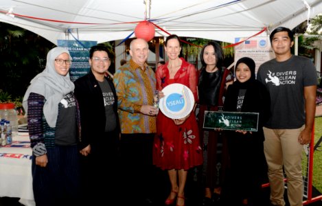 Mereka yang Turut Mendukung Perayaan Hari Kemerdekaan AS yang ke-242 (28361199227)