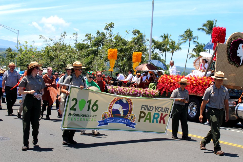 Merrie Monarch Parade April 22, 2017 (35037194681)