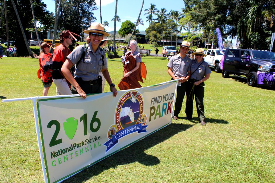 Merrie Monarch Parade April 22, 2017 (35037237751)