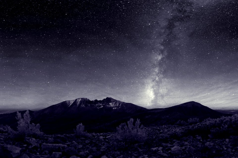 Milky Way over Great Basin (26939087396)