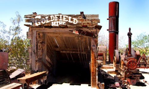 Mine Entrance (14228358870)