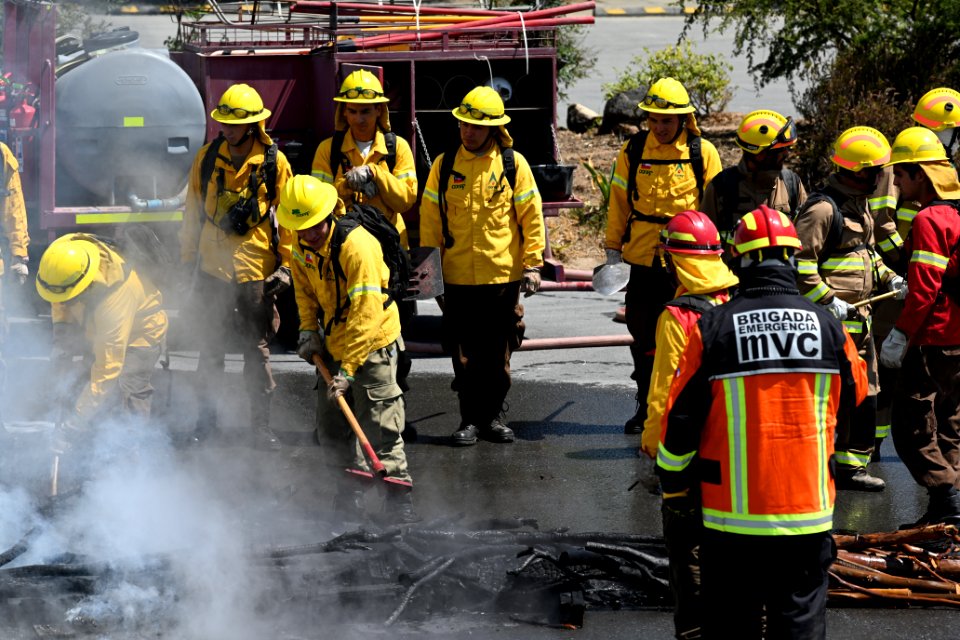 MINERA VALLE CENTRAL PONE A DISPOSICIÓN EN LA REGIÓN DE O'HIGGINS BRIGADISTAS PARA COMBATIR INCENDIOS FORESTALES (50397709041)