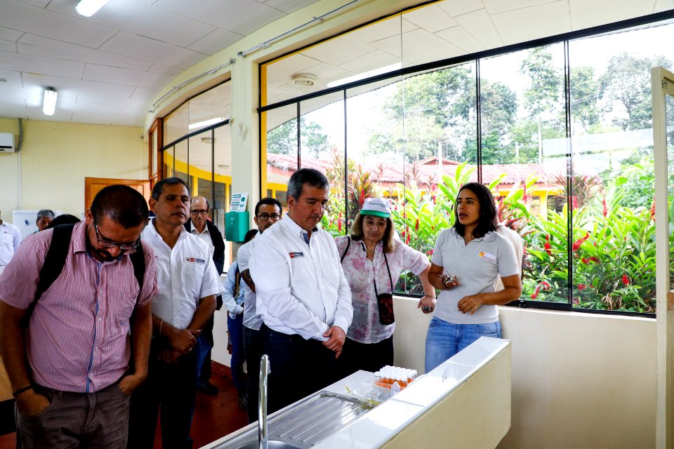 Ministro de la Producción Raúl Pérez - Reyes visita empresas de asistencia pública CITE Productivo (42642138250)