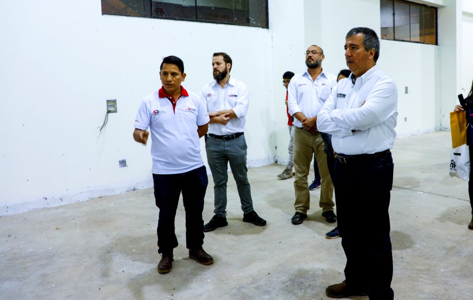 Ministro de la Producción Raúl Pérez - Reyes visita empresas de asistencia pública CITE Productivo (44451219701)