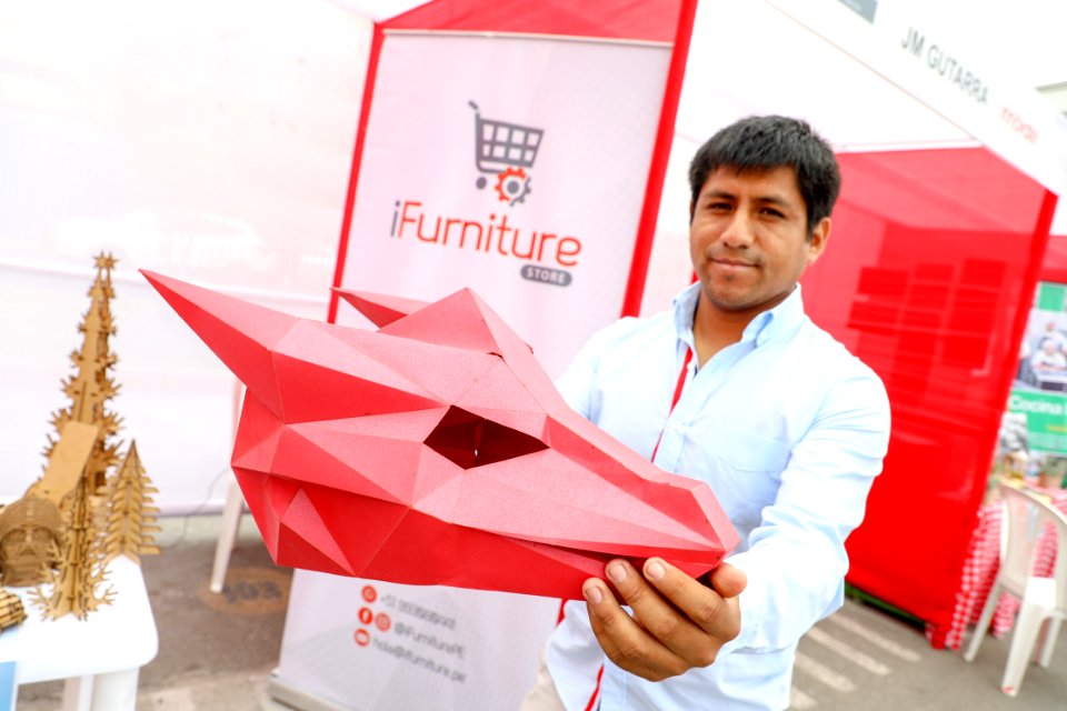 Ministro de la Producción, Raúl Pérez-Reyes presentó la I Feria de Exhibición de Proyectos de Innóvate Perú. (31363250537)