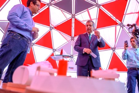 Ministro de la Producción, Raúl Pérez-Reyes presentó la I Feria de Exhibición de Proyectos de Innóvate Perú. (32430122558)
