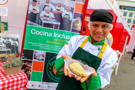 Ministro de la Producción, Raúl Pérez-Reyes presentó la I Feria de Exhibición de Proyectos de Innóvate Perú. (32430135108)