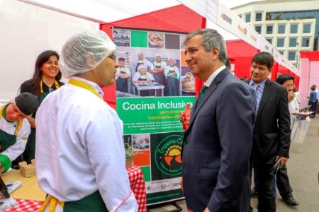 Ministro de la Producción, Raúl Pérez-Reyes presentó la I Feria de Exhibición de Proyectos de Innóvate Perú. (46302118931)