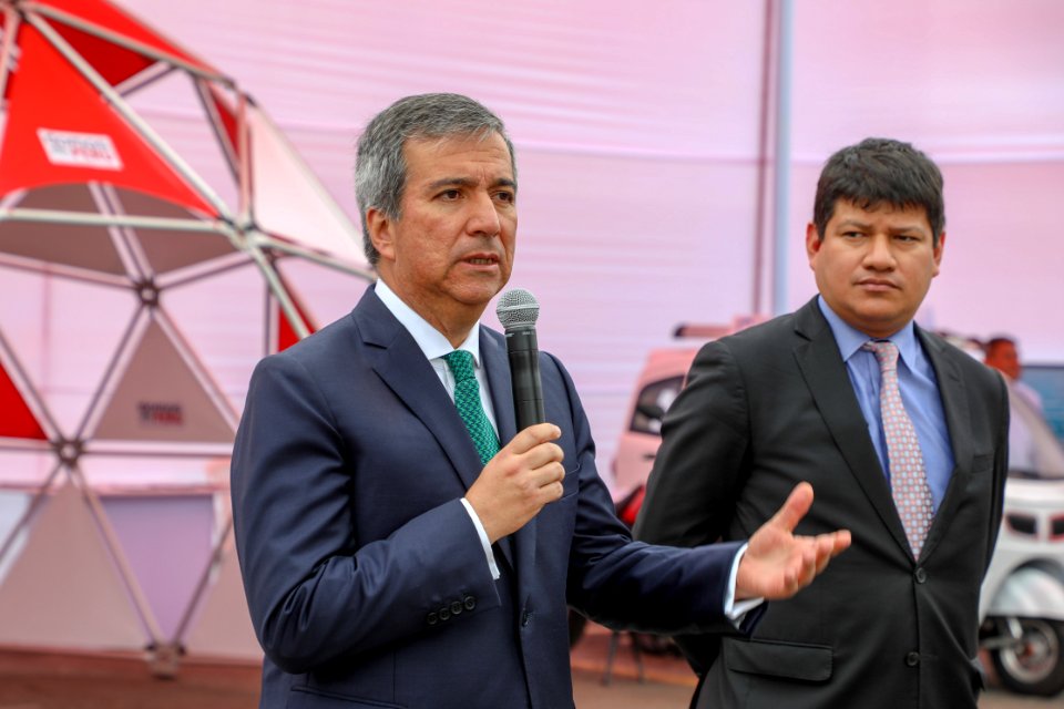 Ministro de la Producción, Raúl Pérez-Reyes presentó la I Feria de Exhibición de Proyectos de Innóvate Perú. (32430125178)