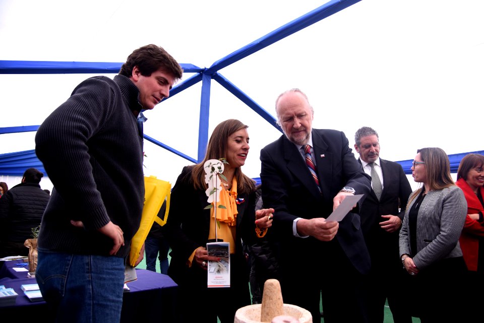 MINISTRO ENCABEZA INAUGURACIÓN FERIA MINERÍA Y EDUCACIÓN (43458227645)