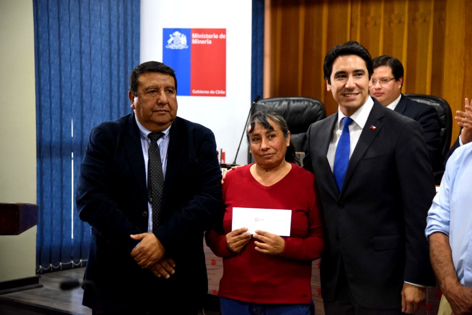 MINISTRO PROKURICA ENCABEZA ENTREGA DE FONDOS PAMMA PARA PEQUEÑOS MINEROS DE LA REGIÓN DE ATACAMA (44036071125)