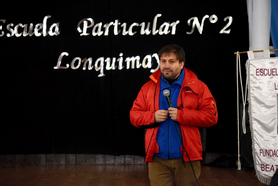 MINISTRO PROKURICA REALIZA TALLER DE MINERÍA Y VULCANOLOGÍA EN ESCUELAS DE LONQUIMAY Y MITRAUQUEN, REGIÓN DE TEMUCO. (29008345008)