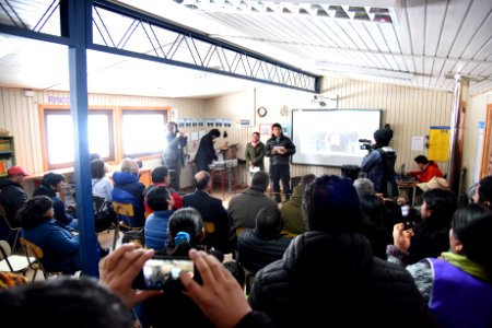 MINISTRO PROKURICA REALIZA TALLER DE MINERÍA Y VULCANOLOGÍA EN ESCUELAS DE LONQUIMAY Y MITRAUQUEN, REGIÓN DE TEMUCO. (42162287774)