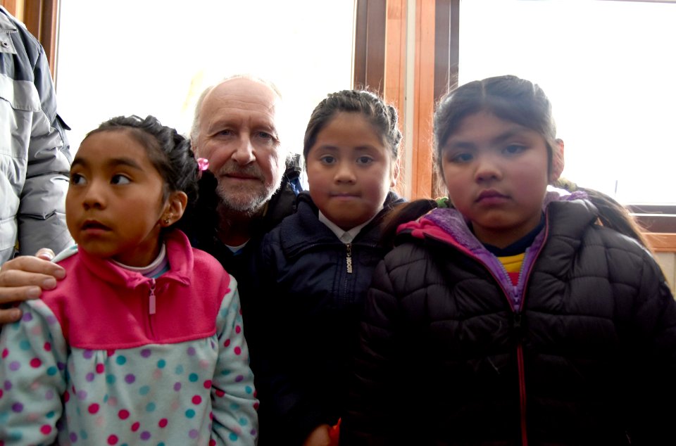 MINISTRO PROKURICA REALIZA TALLER DE MINERÍA Y VULCANOLOGÍA EN ESCUELAS DE LONQUIMAY Y MITRAUQUEN, REGIÓN DE TEMUCO. (42880268421)