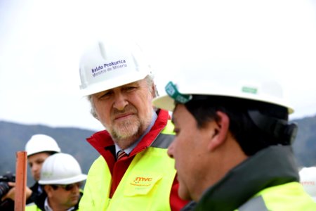 MINISTRO PROKURICA VISITA MINERA VALLE CENTRAL (42556620110)