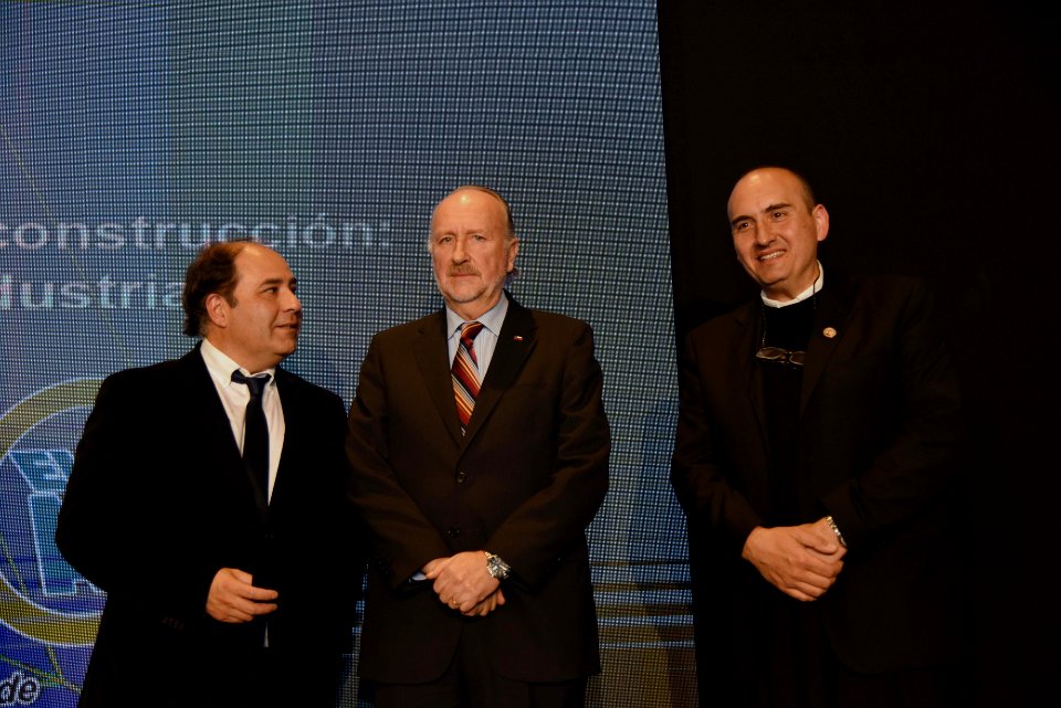 MINISTRO PROKURICA Y SUBSECRETARIO TERRAZAS PARTICIPAN EN CENA ANUAL AIA 2018 (27802904607)
