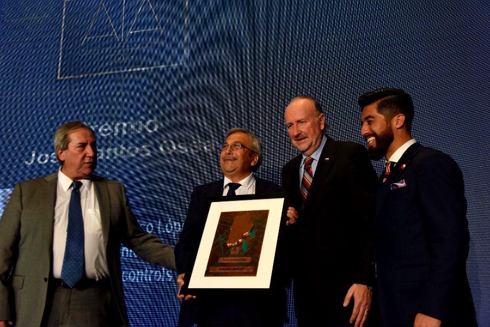 MINISTRO PROKURICA Y SUBSECRETARIO TERRAZAS PARTICIPAN EN CENA ANUAL AIA 2018 (41953466114)