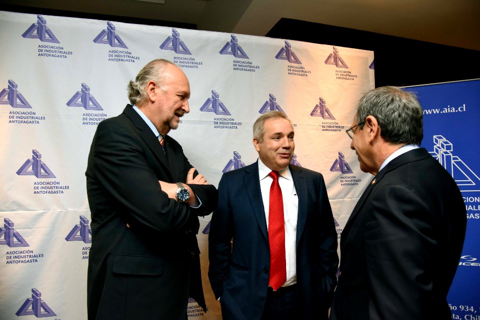 MINISTRO PROKURICA Y SUBSECRETARIO TERRAZAS PARTICIPAN EN CENA ANUAL AIA 2018 (42671138351)