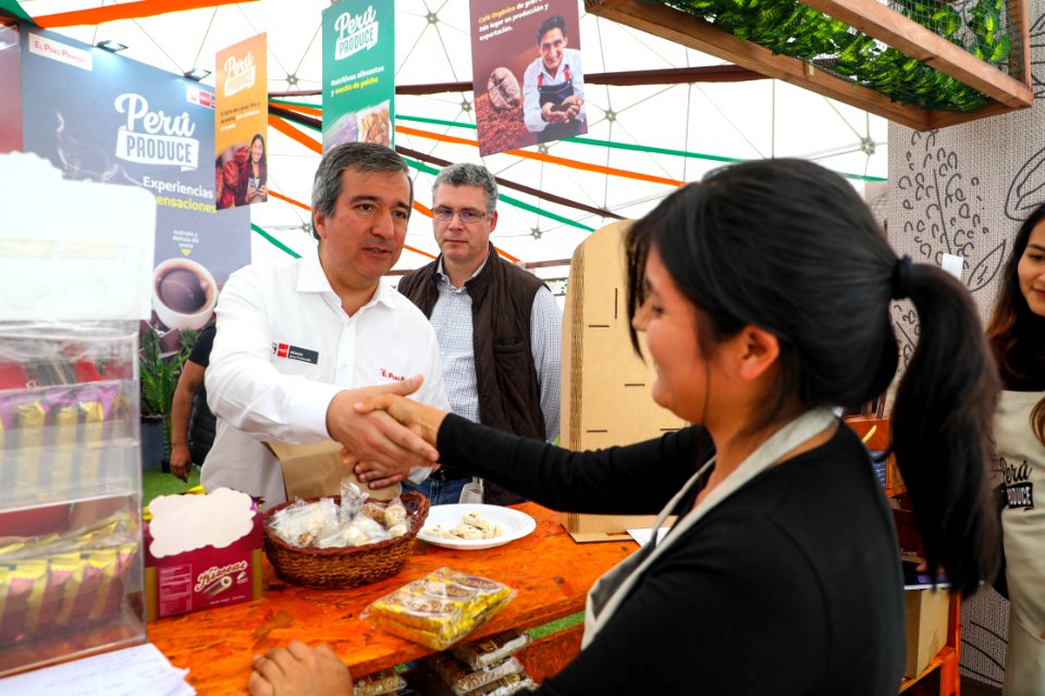 Ministro Pérez-Reyes Domo Perú Produce impulsará ventas de mipymes de café, cacao y alimentos saludables (43530191220)