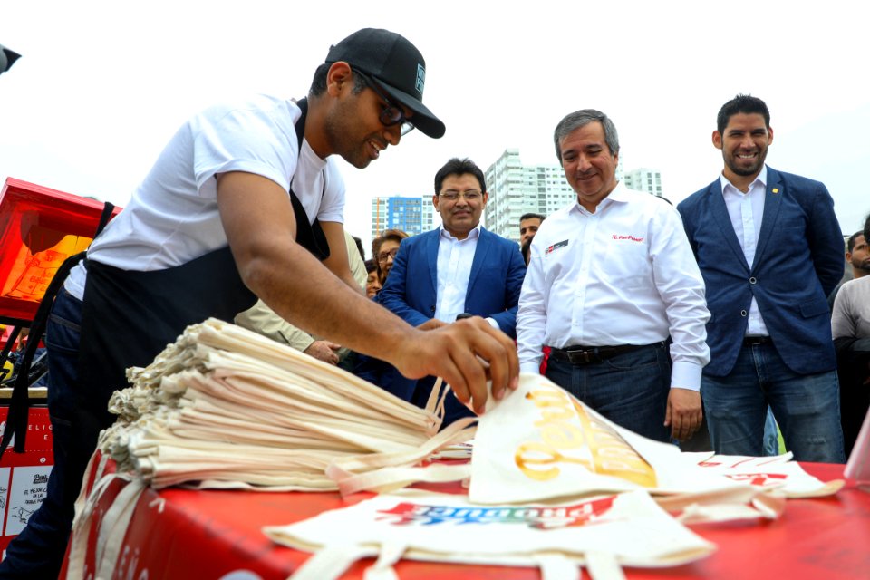 Ministro Pérez-Reyes Domo Perú Produce impulsará ventas de mipymes de café, cacao y alimentos saludables (44622071254)
