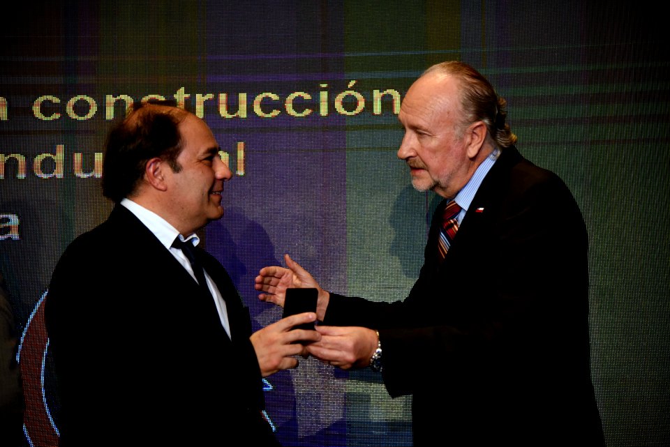 MINISTRO PROKURICA Y SUBSECRETARIO TERRAZAS PARTICIPAN EN CENA ANUAL AIA 2018 (27802905487)