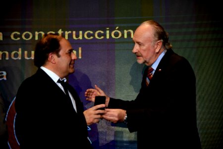 MINISTRO PROKURICA Y SUBSECRETARIO TERRAZAS PARTICIPAN EN CENA ANUAL AIA 2018 (27802905487)