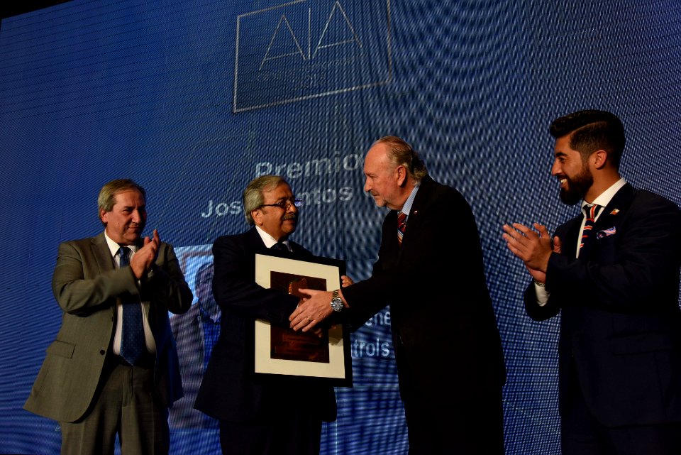 MINISTRO PROKURICA Y SUBSECRETARIO TERRAZAS PARTICIPAN EN CENA ANUAL AIA 2018 (40862649780)