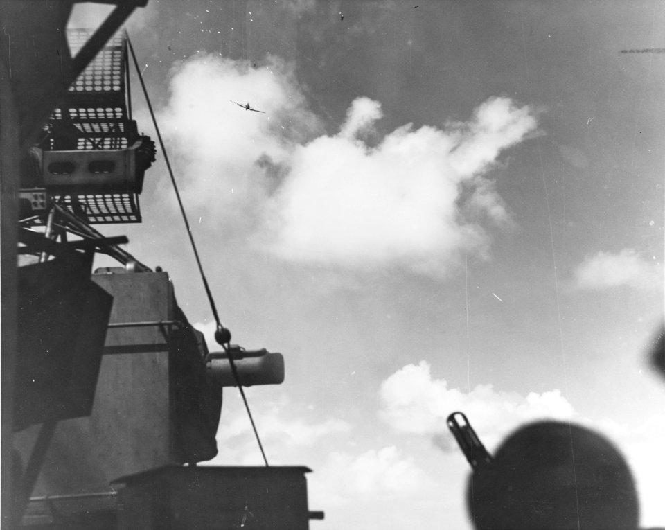 Mitsubishi A6M Zero Kamikaze diving on USS Lexington (CV-16) November 5th 1944 (50232366411)