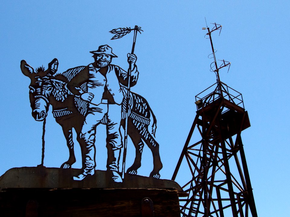 Monument to Unknown Prospector (14228352050)
