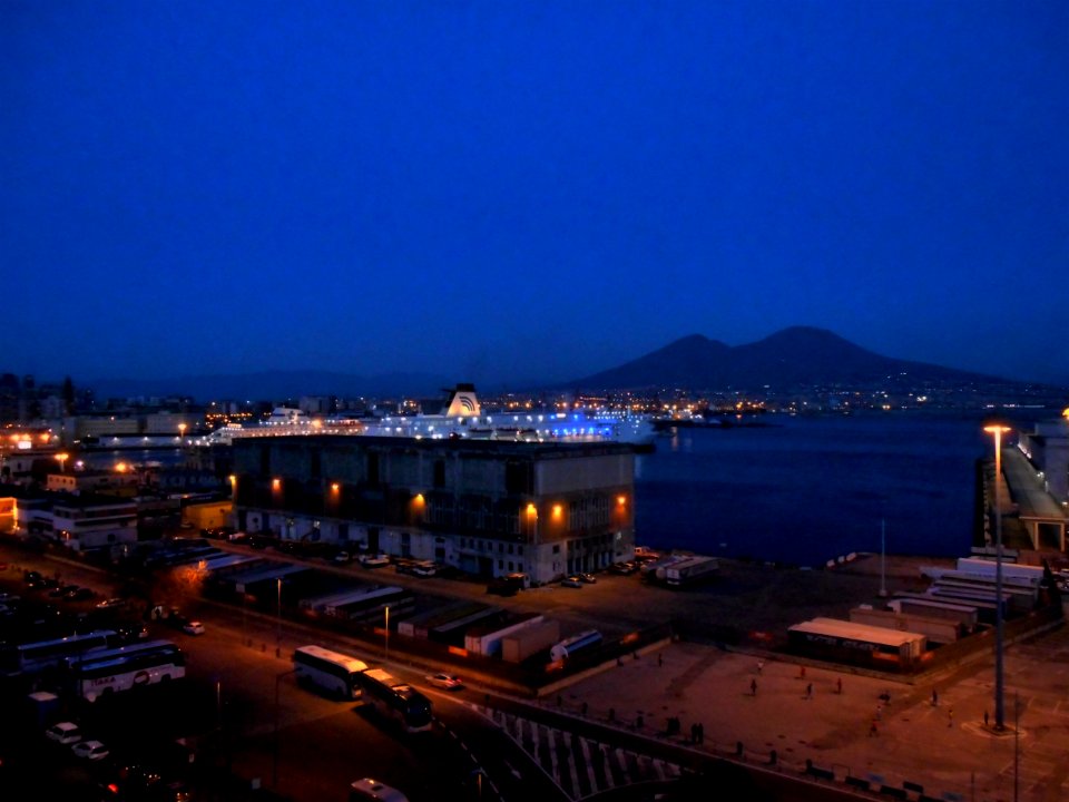 Naples and Vesuvius (32580163884)