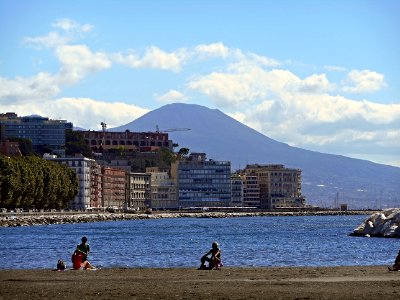 Naples (29455902101)