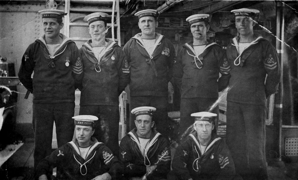 Naval personnel, c1914 (27662882994)