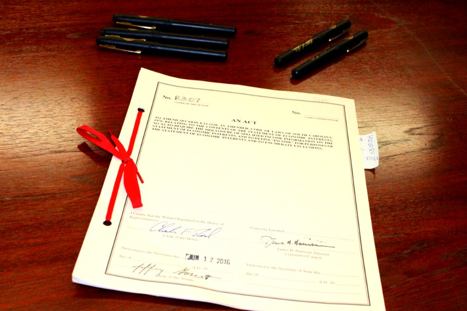 Nikki Haley Bill Signings- Ethics Reform & Independent Investigations (27864153595)