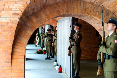 Obchody Dnia Pamięci Ofiar Zbrodni Katyńskiej z udziałem premier Szydło (26342048011)