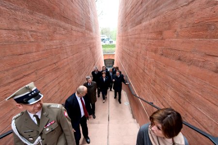 Obchody Dnia Pamięci Ofiar Zbrodni Katyńskiej z udziałem premier Szydło (25803376114)