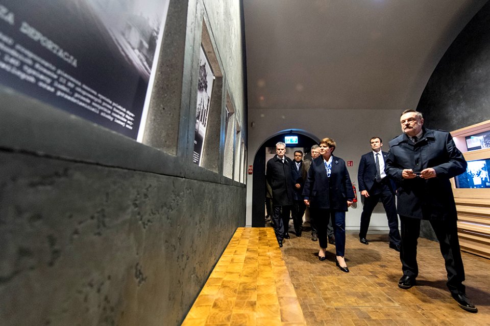 Obchody Dnia Pamięci Ofiar Zbrodni Katyńskiej z udziałem premier Szydło (25805467623)