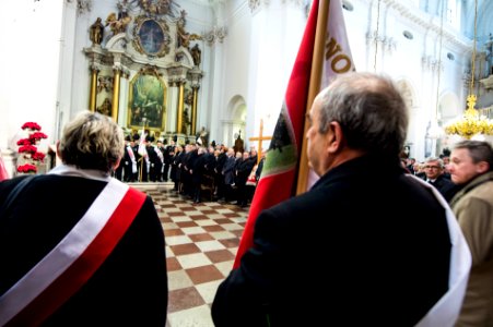 Odprawiana Msza za Ofiary Tragedii w Smoleńsku w kościele w Warszawie